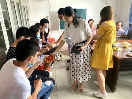 領導老師與新生代表